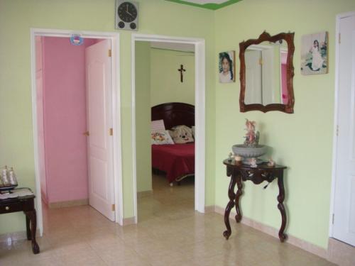 HERMOSA RESIDENCIA  EN  CAPULTITLAN, A UNA CUADRA DE CALZ. AL PACIFICO