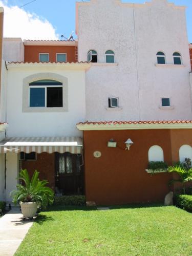 RENTO  BONITA CASA !!