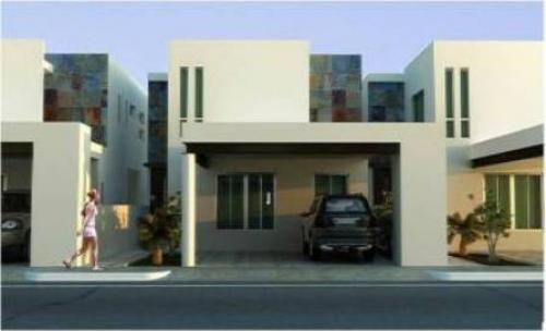 HERMOSA CASA UBICADA EN XCUMPICH