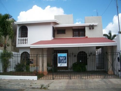 HERMOSA CASA UBICADA EN VILLAS LA HACIENDA