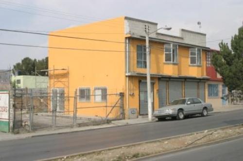 COMERCIAL 100% EN PEREZ TREVIÑO FRACC. URDIÑOLA