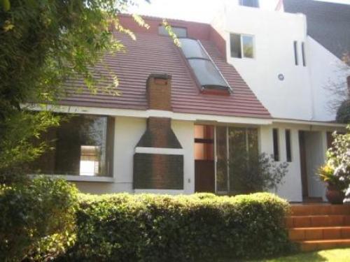 VENDO AMPLIA E ILUMINADA CASA EN ARBOLEDAS