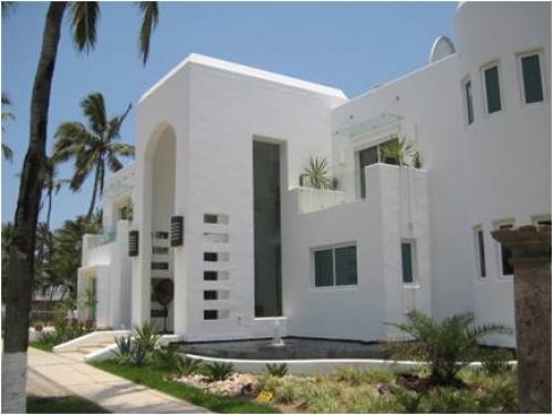 Fabuloso terreno con hermosa playa en la mejor zona del puerto