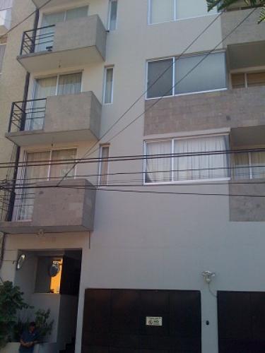 semi-nuevo muy iluminado