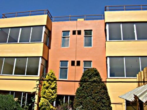 Céntrica casa de 6 recámaras a una calle de la Alameda