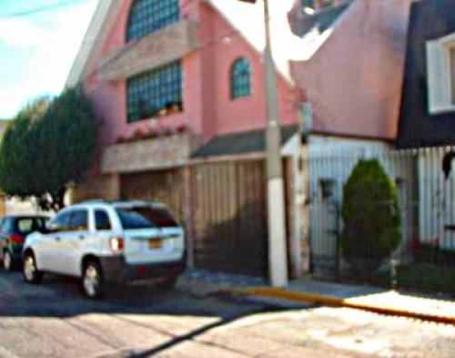 En Residencial Colón, excelente residencia en Venta