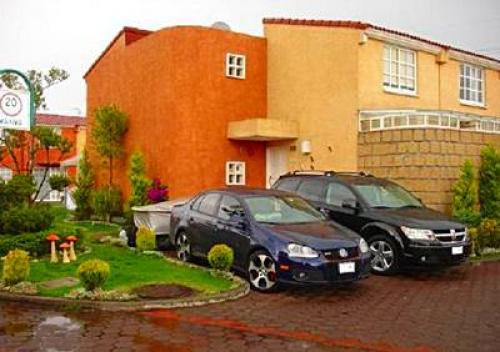 Casa zona Tecnológico en fracc. privado