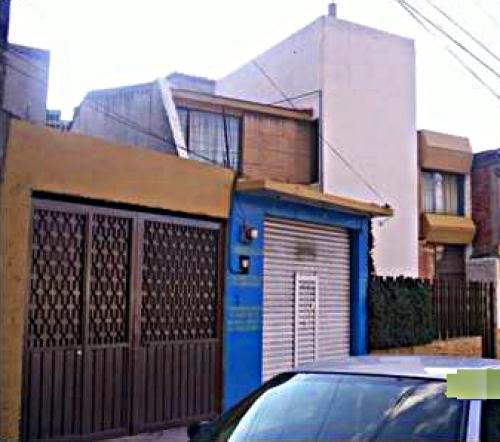 En Heriberto Enríquez, excelente casa, excelente ubicación