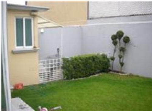 VENDO BONITA CASA RESIDENCIAL EN BLVD. ATZALA, PUEBLA. 