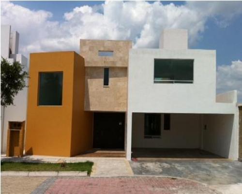 VENDO O RENTO PRECIOSA CASA RESIDENCIAL EN EL PEDREGAL.