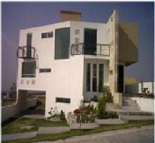 VENDO O RENTO BONITA CASA EN PEDREGAL LA CALERA BUEN PRECIO