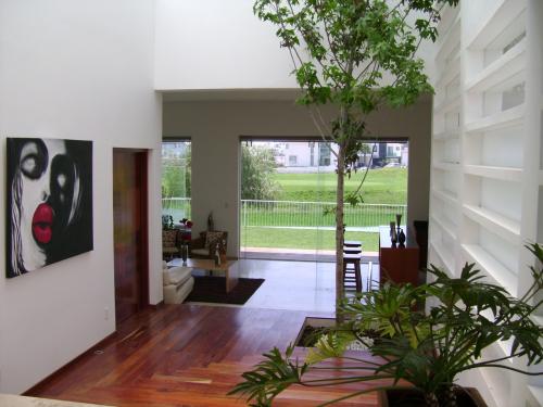 VENDO EN LA VISTA HERMOSA CASA