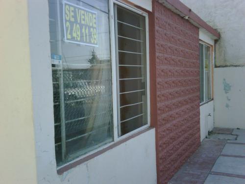 EXCELENTE CASA POR SENDERO 