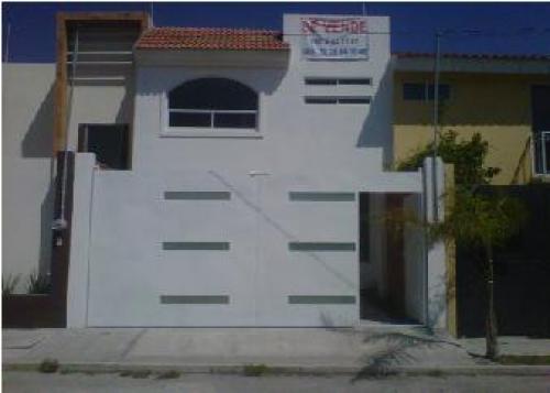 se vende casa Residencial en Colonia Gobernadores, excelente precio