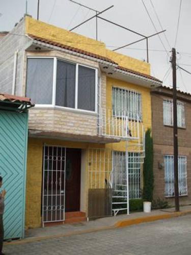 AMPLIA Y HERMOSA CASA EN VENTA, ACEPTO CREDITO INFONAVIT