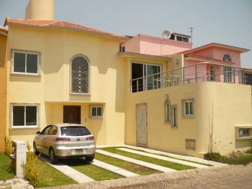 HERMOSA RESIDENCIA ENFRENTE DE GALERIAS METEPEC