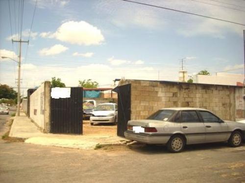 Francisco de Montejo terreno en esquina precio negociable.