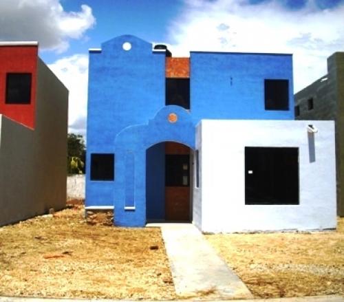 Amplias casas de 2 plantas con patio.