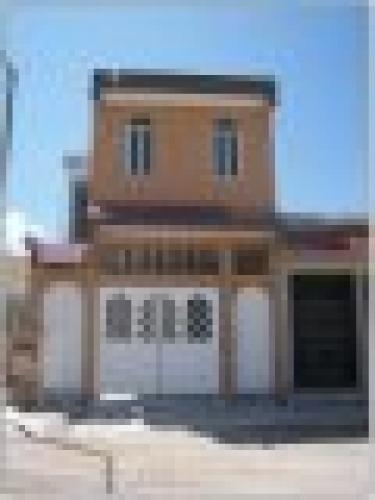 EXCELENTE INVERSION CASA 2 REC LANTA BAJA Y DOS ETUDIOS INDEPENDIENTE PLANTA ALTA