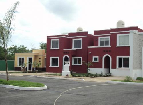 CASA AMPLIA DE 2 HABITACIONES, 3 BAÑOS, SALA Y COMEDOR SEPARADOS