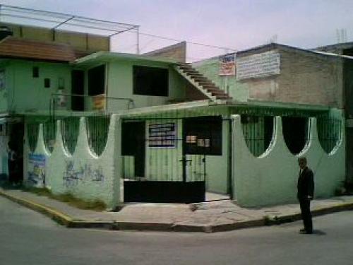 CASA EN PRADOS SUR CALLE JACINTO