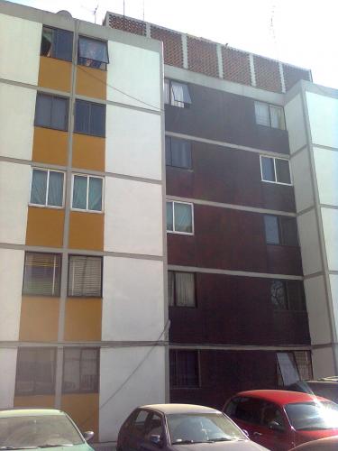 Se vende amplio departamento con excelente ubicación 