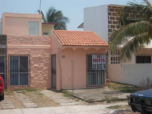 vendo casa en calle buhos 538 fto laguna real veracruz