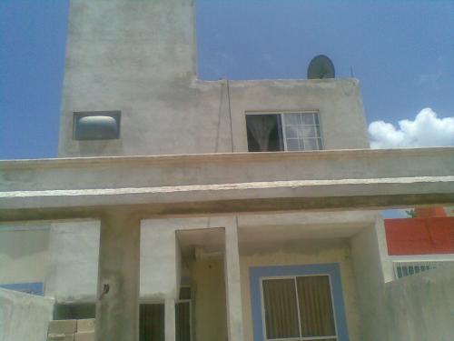 EXCELENTE OPORTUNIDAD!!! REMATE DE CASA POR CAMBIO DE RESIDENCIA