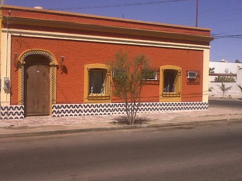 SE VENDE CASA ESTILO COLONIAL EN CENTRO DE LA PAZ, BAJA CALIFORNIA SUR, MEXICO