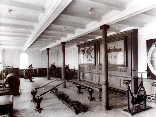 REMATO GIMNASIO CON LOCAL COMERCIAL