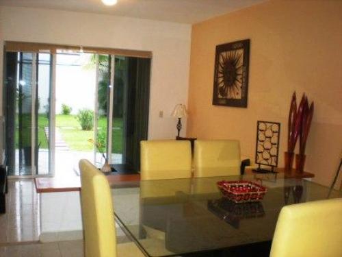 LINDA CASA AMUEBLADA  EN PLAYACAR PLAYA DEL CARMEN, Q. ROO