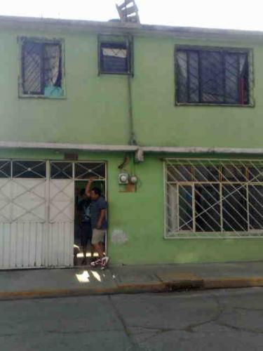 ATRÁS DE PLAZA ARAGON DE 2 NIVELES REMODELADA Y BONITA MX$645,000