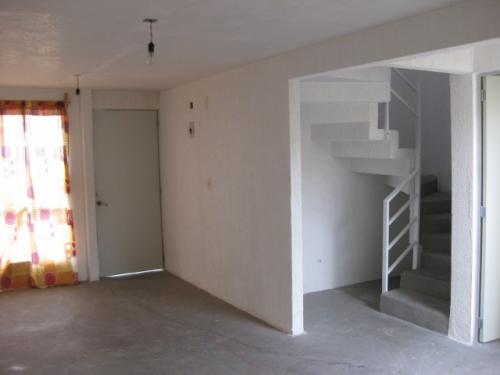 ZUMPANGO, CASA SOLA 2 NIVELES, EXCELENTE UBICACION, TRASPASO - ACEPTARIA CAMBIOS