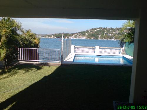 FIN DE SEMANA EN TEQUES A LA ORILLA DEL LAGO