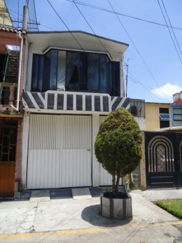 CASA EN VENTA EN FUENTES DEL VALLE