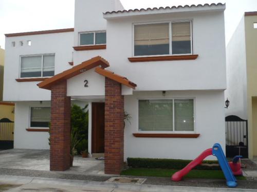 CASA DE 3 RECAMARAS Y 4.5 BAÑOS CASA BLANCA METEPEC