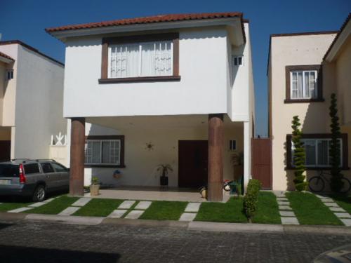 CASA EN RESIDENCIAL TORRESILLAS 3