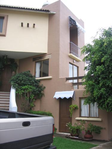 LA FLORESTA MICHOACANA RESIDENCIAL PRIVADO VIGILANCIA 24 HRS