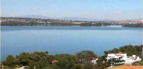 Hermoso Terreno en Club Presa Escondida