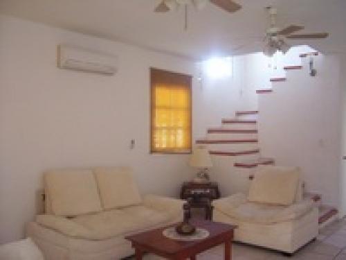 VENDO CASA EN ESQUINA, SM.50, POR LA GRAN PLAZA, CANCÚN