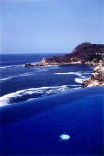 VILLA CON MUCHO ESPACIO EN BRISAS MARQUEZ