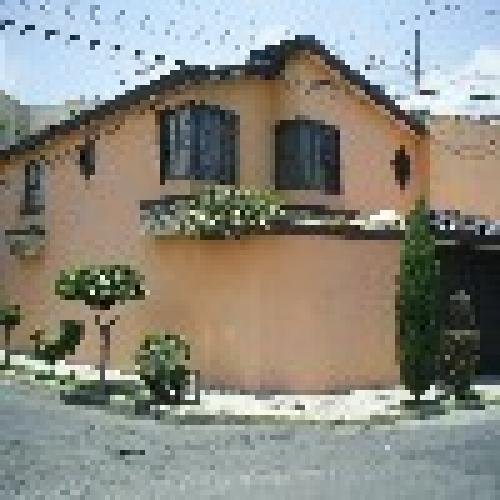 EXCELENTE CASA EN EL FRACC. LOS PILARES