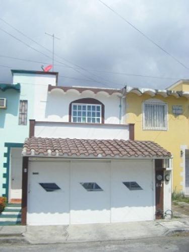 Casa Totalmente Climatizada, Con Seguridad Incluida, Se Remata