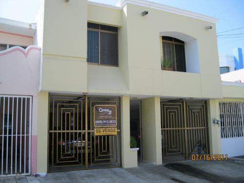 Casa muy funcional en calle muy tranquila en excelente estado