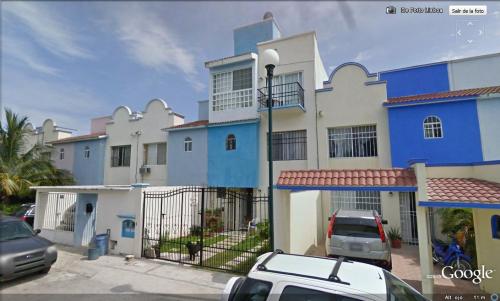 Cancun bonita casa céntrica de 3 niveles