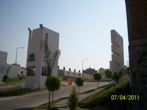 FRACC. RESIDENCIAL A 5 MINUTOS DE SORIANA SATELITE