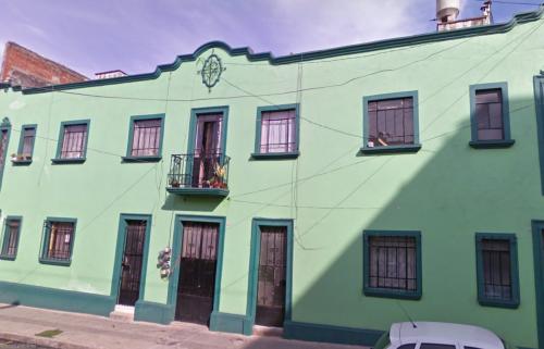 GRAN CASONA CON DEPARTAMENTOS ESTILO DUPLEX