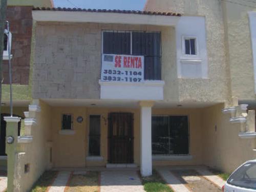 BONITA CASA, BIEN UBICADA