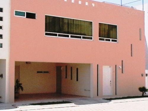 zona angelopolis residencial san angel excelente casa.