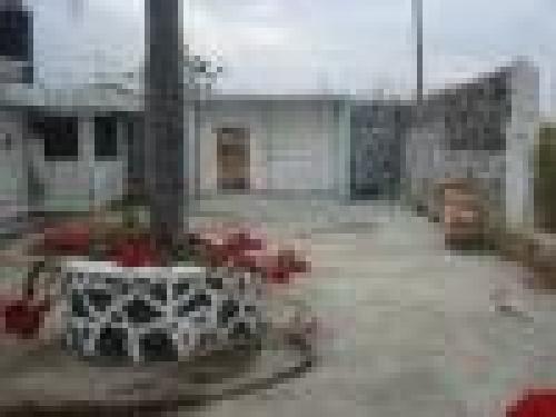 CASA EN SAN ALFONSO  ATLIXCO PUEBLA TODOS LOS SERVICIOS  AMPLIO ESPACIO 